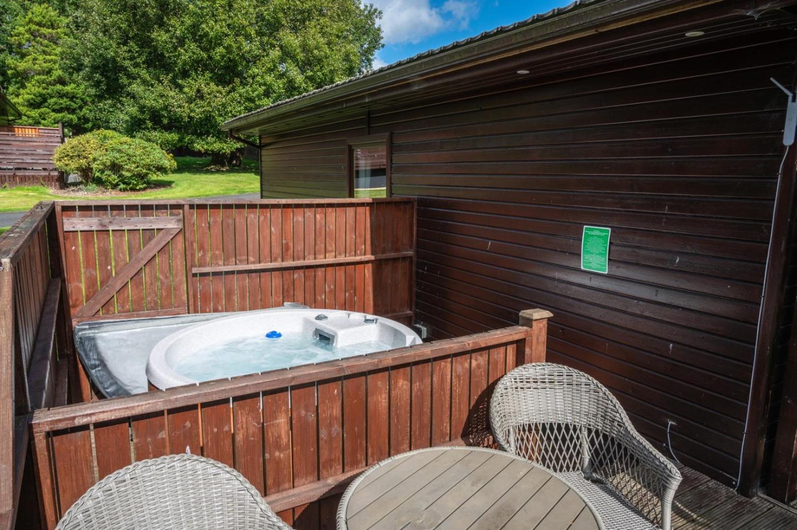 Bluebell Lodge 4 With Hot Tub Newton Stewart Exterior photo
